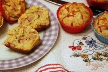 фото рецепта Закусочные кексы с сыром и колбасным хлебом