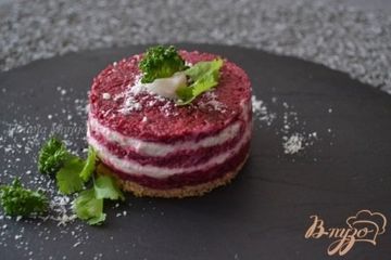 фото рецепта Свекольный тимбаль с селедочным кремом