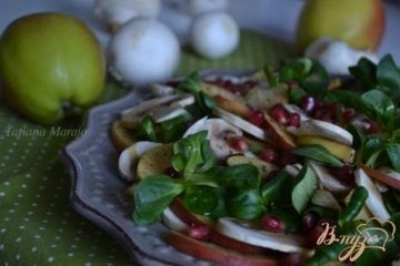 фото рецепта Салат с грибами и яблоками