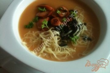 фото рецепта Фасолевый суп-пюре  с копчеными сосисками