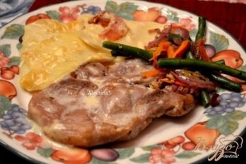 фото рецепта Тушеные свиные отбивные с картофелем