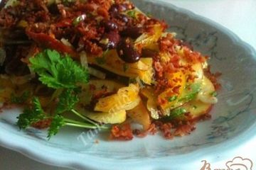 фото рецепта Фасолевый салат с яблоком и беконом