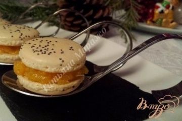 фото рецепта Закусочные макарон с начинкой из манго и фуа-грой