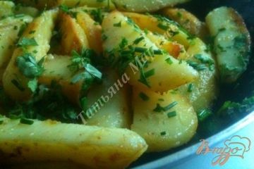 фото рецепта Чесночно-сливочные картофельные дольки с лаймом