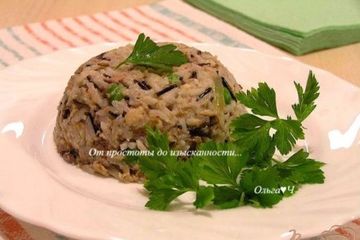 фото рецепта Дикий и пропаренный рис с зеленым горошком и сайрой