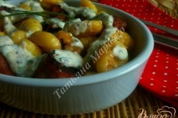 фото рецепта Ньокки с жареными колбасками