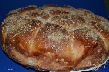 фото рецепта Йогуртовые булочки с творожной массой и карамельно-ореховой корочкой