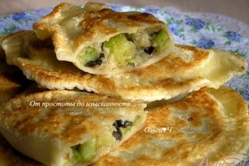 фото рецепта Чебуреки с грибами, кабачками и пшеничными хлопьями