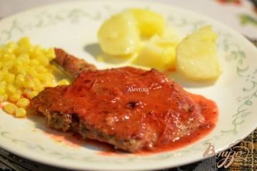 фото рецепта Cвиные отбивные с клюквенным соусом