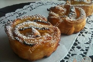 фото рецепта Слойки-розочки с ананасом