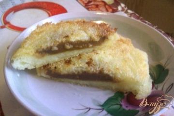 фото рецепта Ванильные сырники с вареной сгущенкой