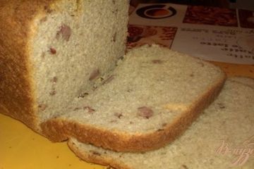 фото рецепта Хлеб с копчеными колбасками сыром и чесноком
