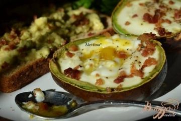 фото рецепта Авокадо с запеченными яйцами