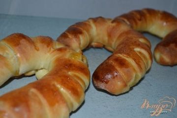 фото рецепта Булочки подковки с джемом