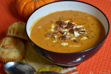 фото рецепта Тыквенный суп с орехом Пекан и сыром Фета