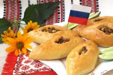 фото рецепта Мясные расстегаи с луком и яйцом