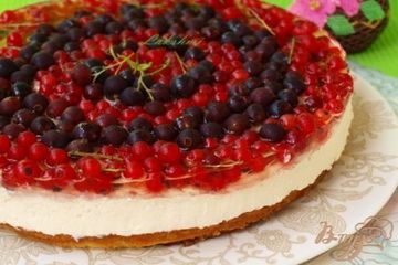 фото рецепта Смородиновый торт Красное и чёрное