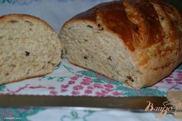 фото рецепта Цельнозерновой батон с изюмом и орехами