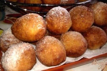 фото рецепта Творожные колобки с вареной сгущенкой