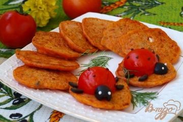 фото рецепта Помидорные оладушки с фетой и маслинами