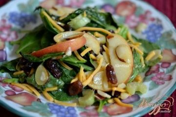 фото рецепта Салат с шпинатом и яблоками