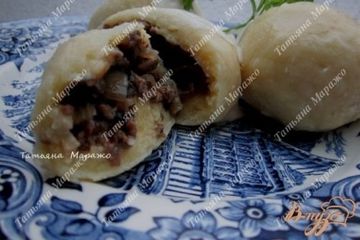 фото рецепта Картофельно-творожные  галушки с грибами