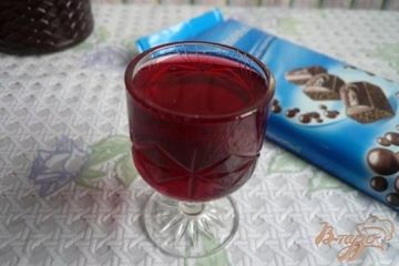 фото рецепта Домашний вишневый ликёр без вишни