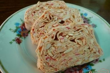 фото рецепта Рулет с сыром и крабовыми палочками