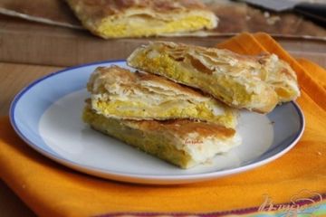 фото рецепта Слоёный рулет с тыквой, цуккини и сыром