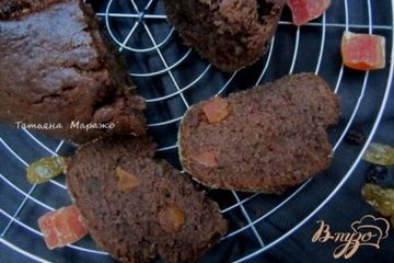 фото рецепта Шоколадный кекс с имбирем и цукатами папайи