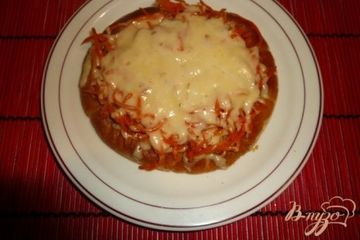 фото рецепта Хрустящая пита с морковью-по корейски и сыром
