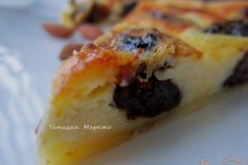 фото рецепта Открытый пирог с черносливом и миндалем