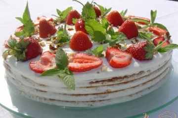 фото рецепта Торт Клубничка на дереве (Baumkuchen)
