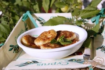 фото рецепта Тефтельки из кабачков и феты по-гречески