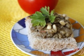 фото рецепта Закуска из баклажанов с кедровыми орешками