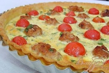 фото рецепта Киш с помидорами черри и мясными шариками