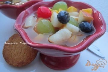 фото рецепта Фруктовый салат с чайной настойкой