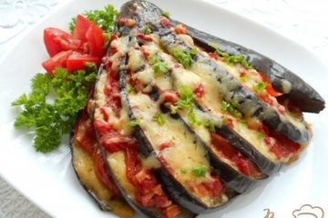 фото рецепта Баклажаны, фаршированные помидорами и сыром