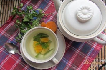 фото рецепта Мятный чай с курагой