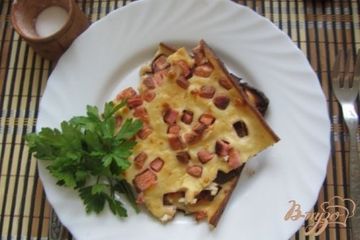 фото рецепта Домашний пирог с колбасой и сыром