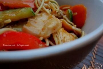 фото рецепта Лапша с овощами и куриным мясом