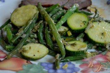 фото рецепта Зеленая фасоль и цуккини  с соусом Verte