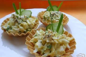 фото рецепта Тарталетки с курицей и огурцом