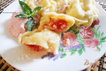фото рецепта Вареники с малиной и крем - сыром
