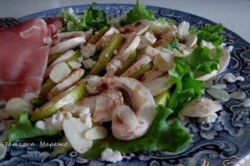 фото рецепта Салат с шампиньонами и овечьим сыром