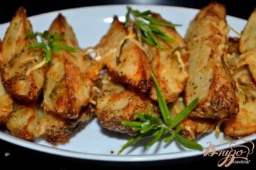 фото рецепта Картофель дольками с розмарином и пармезаном