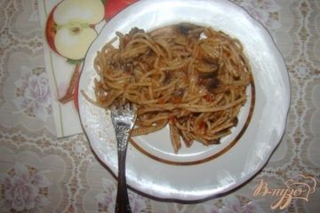 фото рецепта Спагетти с грибами и помидорами