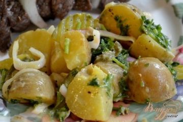 фото рецепта Салат картофельный с корнишонами