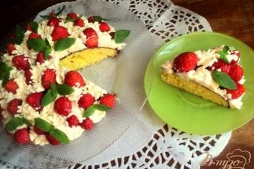 фото рецепта Торт с клубникой и шоколадом