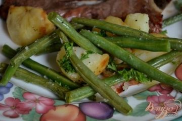 фото рецепта Запеченный картофель с зеленой фасолью